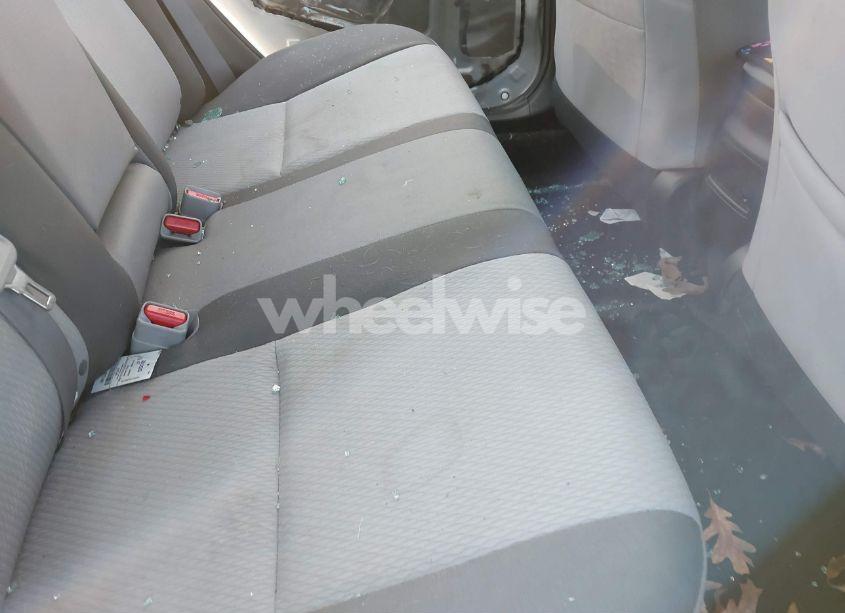 Photo 8 of 2018 Toyota Corolla LE (VIN 2T1BURHE9JC022863)