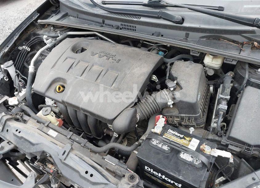 Photo 10 of 2018 Toyota Corolla LE (VIN 2T1BURHE9JC029165)