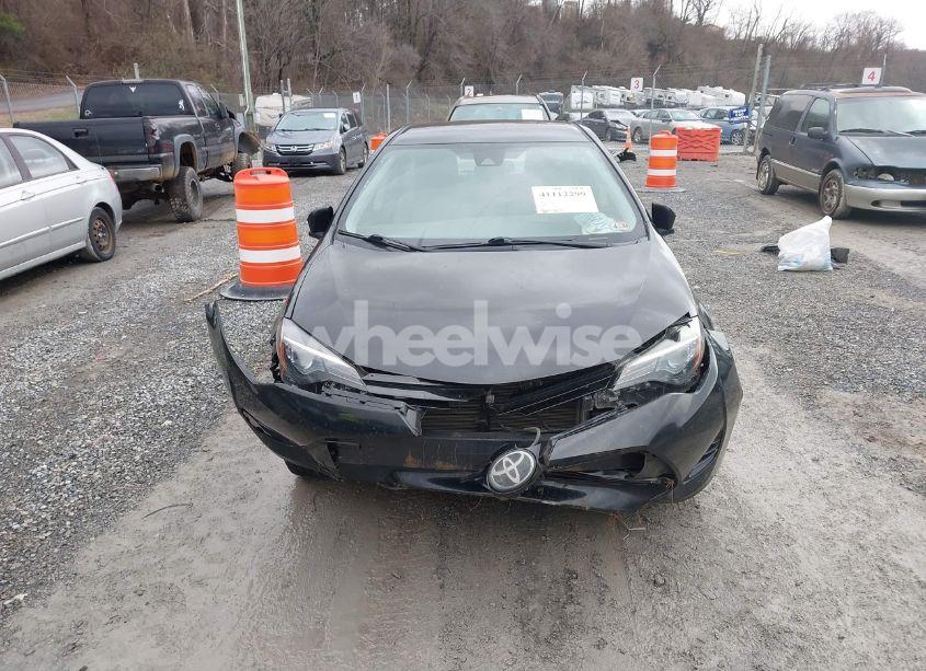 Photo 12 of 2018 Toyota Corolla LE (VIN 2T1BURHE9JC029165)