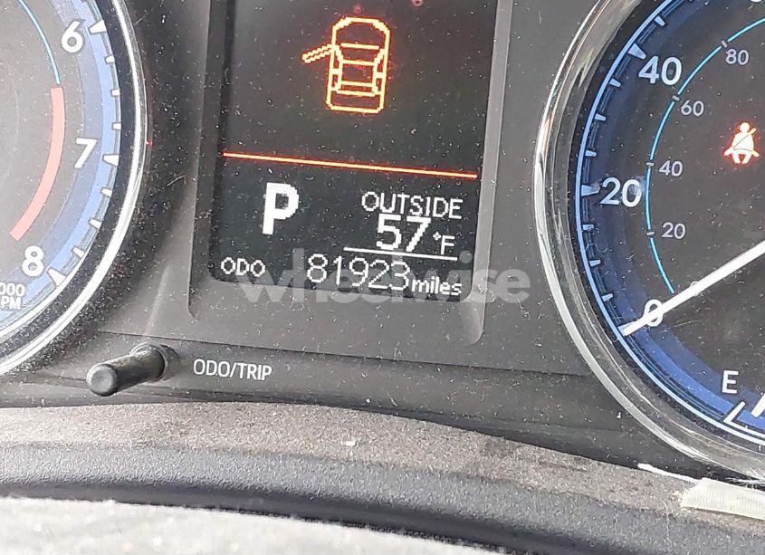 Photo 15 of 2018 Toyota Corolla LE (VIN 2T1BURHE9JC029165)