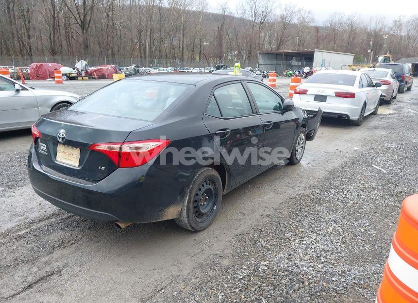 Photo 4 of 2018 Toyota Corolla LE (VIN 2T1BURHE9JC029165)