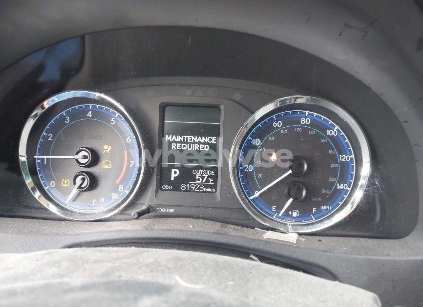 Photo 7 of 2018 Toyota Corolla LE (VIN 2T1BURHE9JC029165)