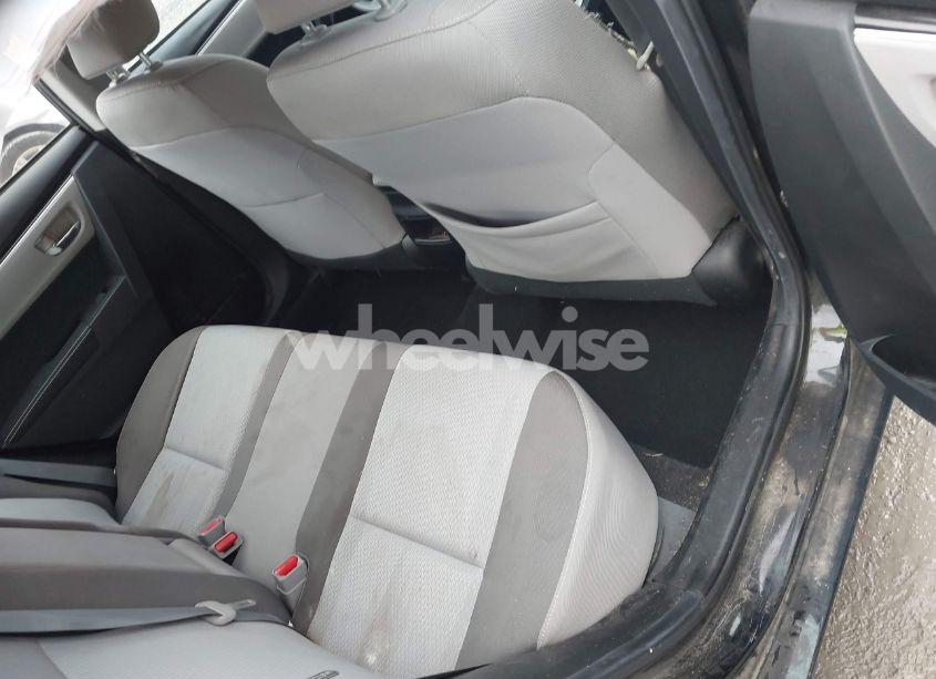 Photo 8 of 2018 Toyota Corolla LE (VIN 2T1BURHE9JC029165)