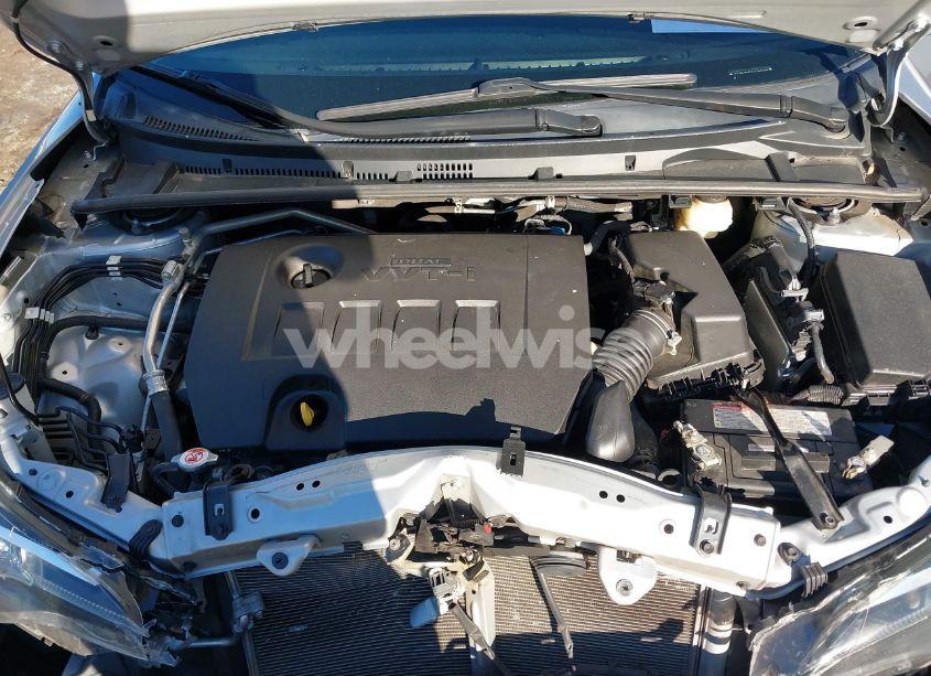 Photo 10 of 2018 Toyota Corolla LE (VIN 2T1BURHE9JC045365)