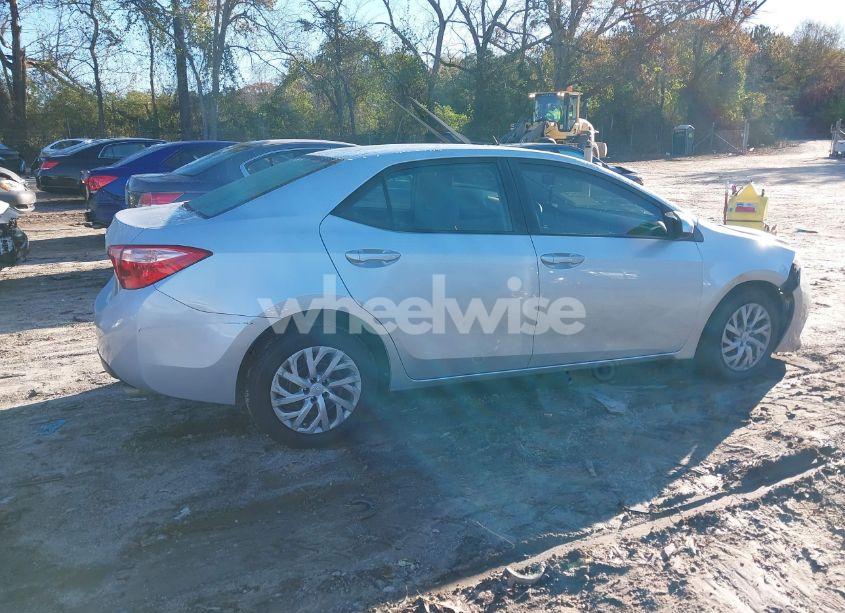 Photo 13 of 2018 Toyota Corolla LE (VIN 2T1BURHE9JC045365)
