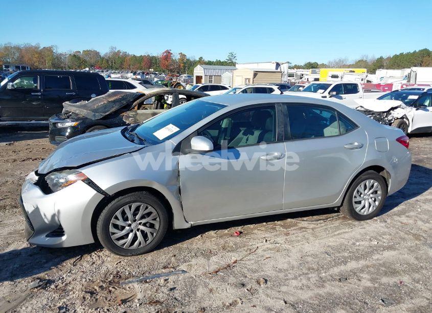 Photo 14 of 2018 Toyota Corolla LE (VIN 2T1BURHE9JC045365)