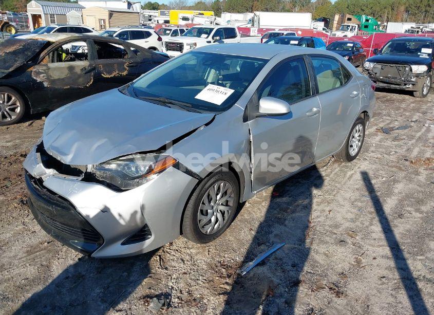 Photo 2 of 2018 Toyota Corolla LE (VIN 2T1BURHE9JC045365)