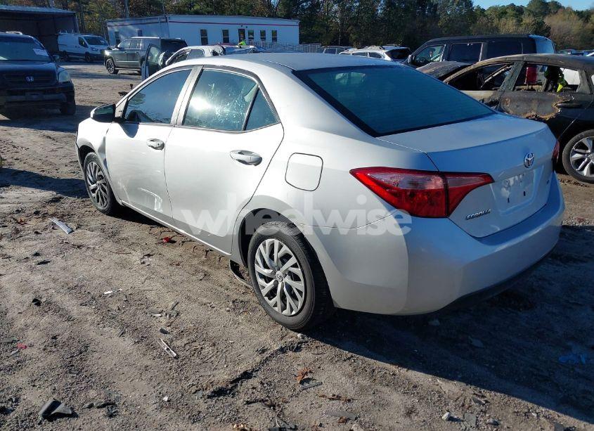 Photo 3 of 2018 Toyota Corolla LE (VIN 2T1BURHE9JC045365)