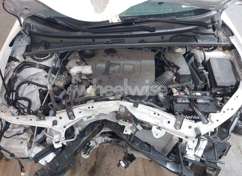 Photo 10 of 2018 Toyota Corolla SE (VIN 2T1BURHE9JC058312)