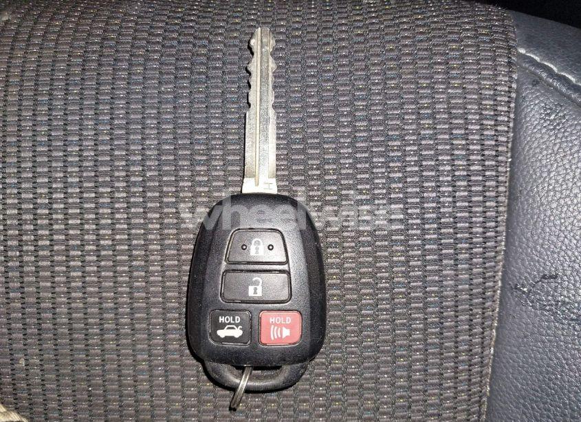 Photo 11 of 2018 Toyota Corolla SE (VIN 2T1BURHE9JC058312)