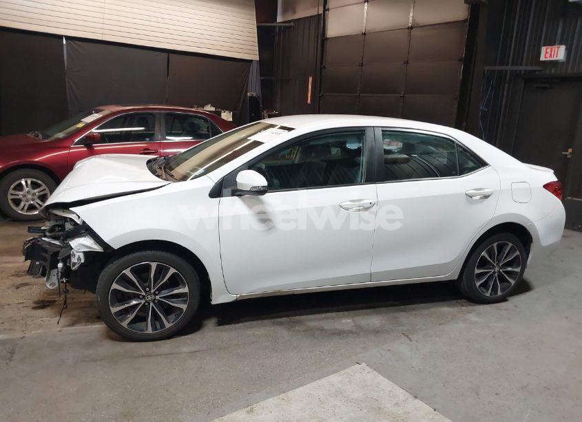 Photo 15 of 2018 Toyota Corolla SE (VIN 2T1BURHE9JC058312)