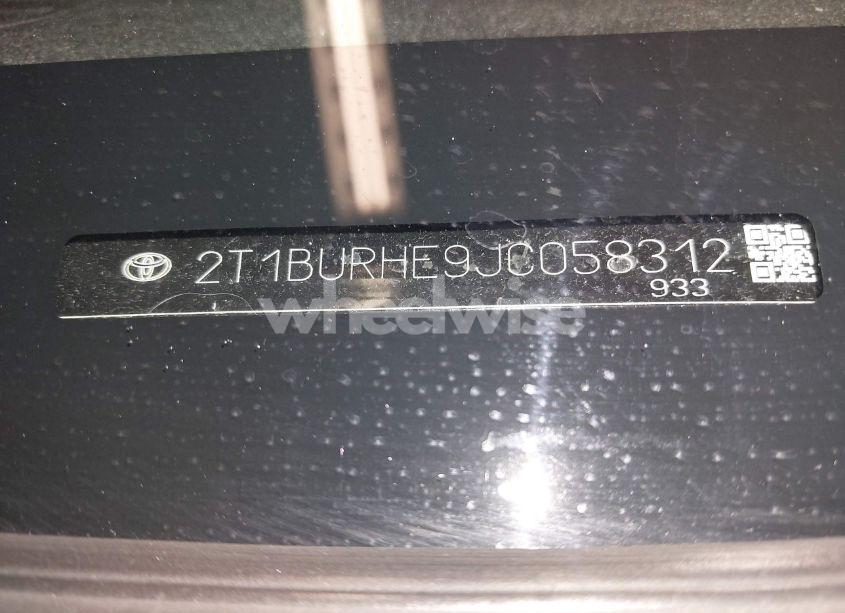 Photo 18 of 2018 Toyota Corolla SE (VIN 2T1BURHE9JC058312)