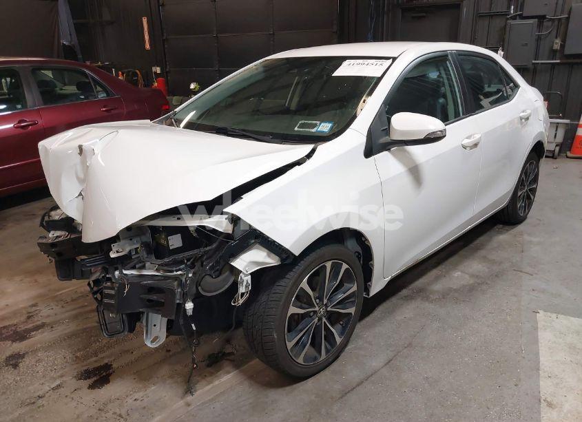 Photo 2 of 2018 Toyota Corolla SE (VIN 2T1BURHE9JC058312)