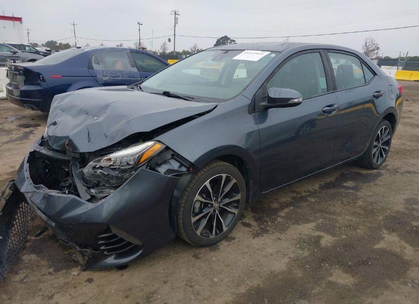 Photo 2 of 2018 Toyota Corolla SE (VIN 2T1BURHE9JC064174)