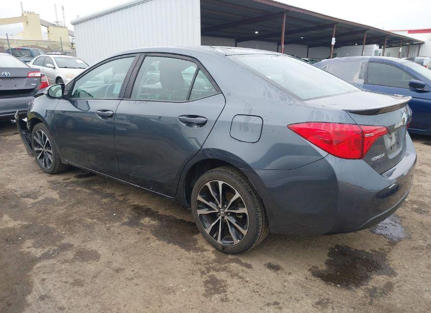 Photo 3 of 2018 Toyota Corolla SE (VIN 2T1BURHE9JC064174)