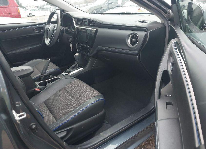 Photo 5 of 2018 Toyota Corolla SE (VIN 2T1BURHE9JC064174)