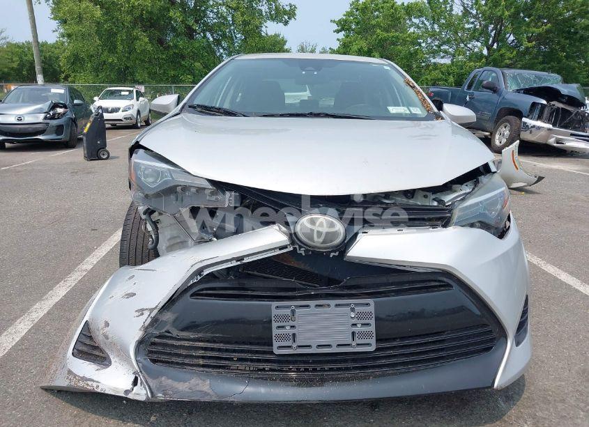 Photo 12 of 2018 Toyota Corolla LE (VIN 2T1BURHE9JC067155)