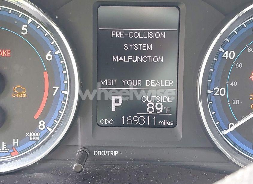 Photo 15 of 2018 Toyota Corolla LE (VIN 2T1BURHE9JC067155)