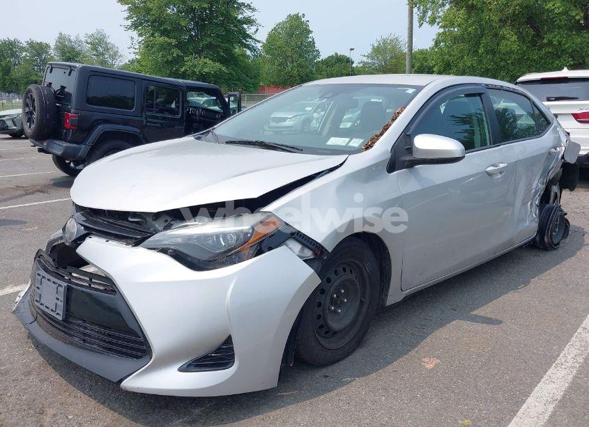 Photo 17 of 2018 Toyota Corolla LE (VIN 2T1BURHE9JC067155)