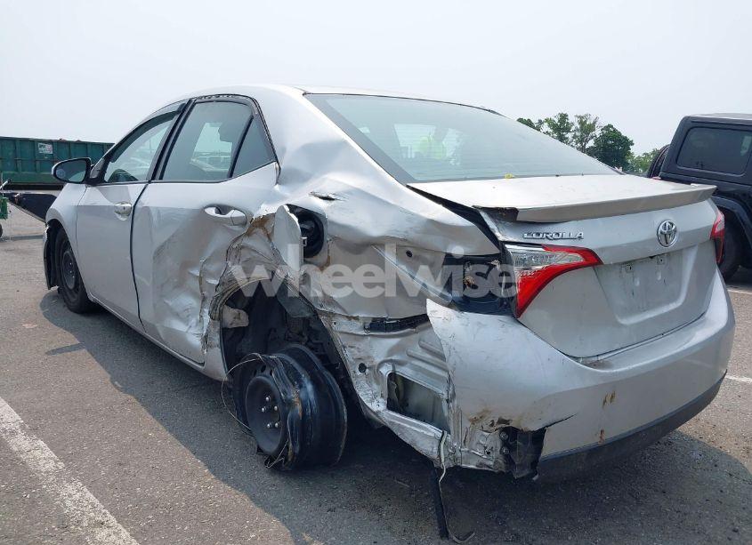Photo 18 of 2018 Toyota Corolla LE (VIN 2T1BURHE9JC067155)