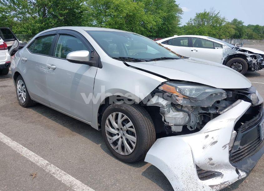 Photo 20 of 2018 Toyota Corolla LE (VIN 2T1BURHE9JC067155)