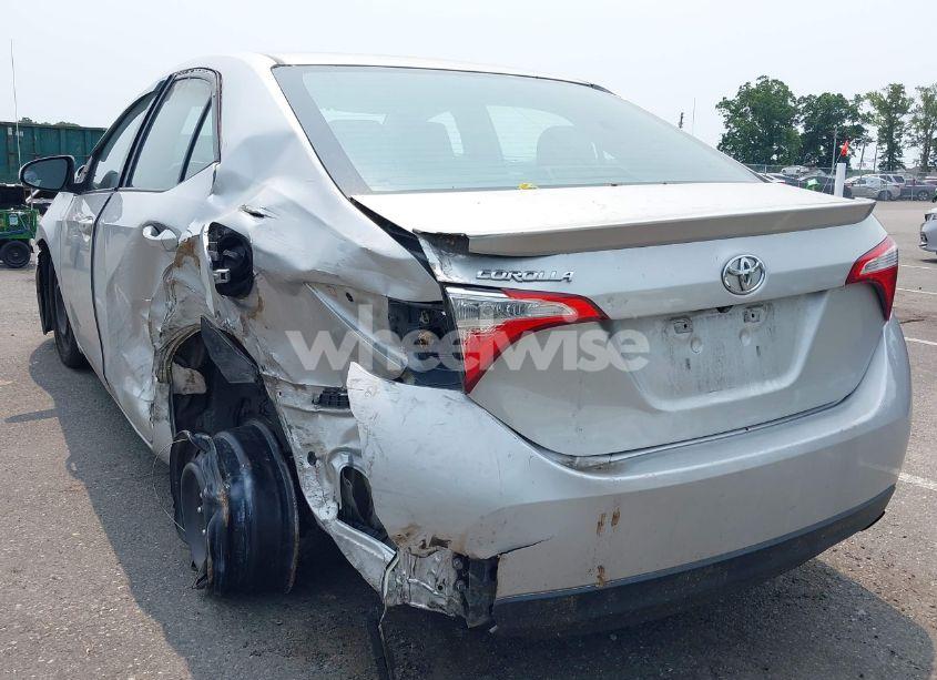 Photo 3 of 2018 Toyota Corolla LE (VIN 2T1BURHE9JC067155)