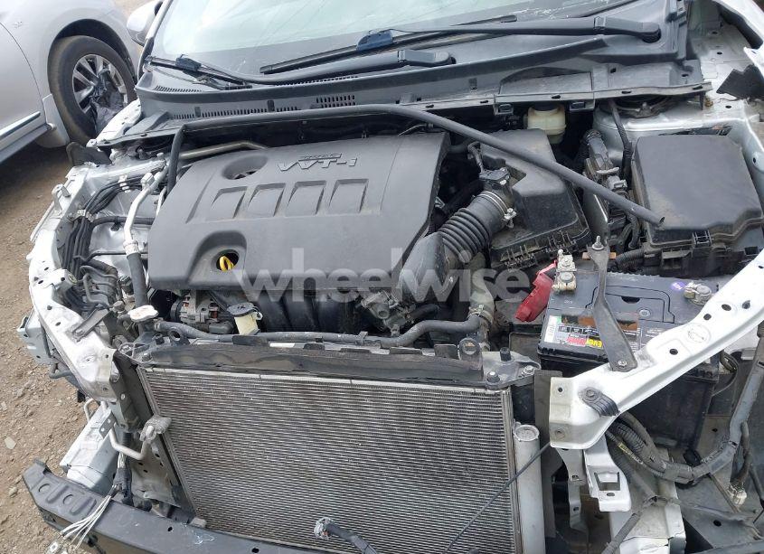 Photo 10 of 2018 Toyota Corolla LE (VIN 2T1BURHE9JC078723)