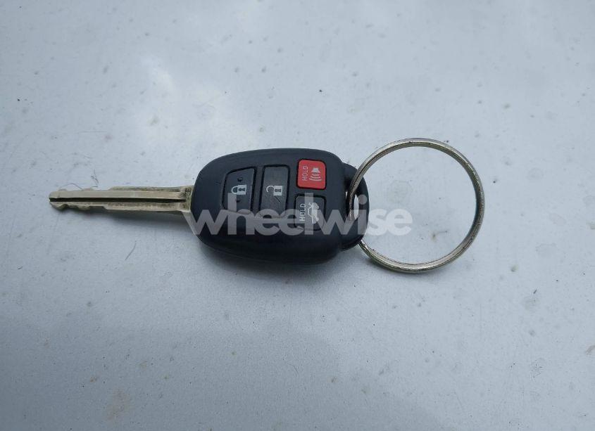 Photo 11 of 2018 Toyota Corolla LE (VIN 2T1BURHE9JC078723)