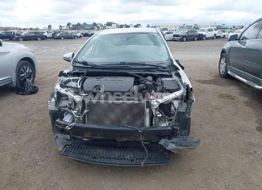 Photo 13 of 2018 Toyota Corolla LE (VIN 2T1BURHE9JC078723)