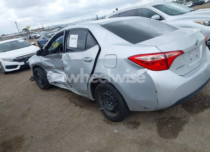 Photo 19 of 2018 Toyota Corolla LE (VIN 2T1BURHE9JC078723)