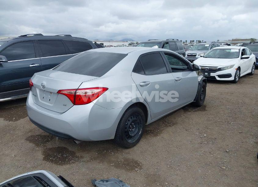 Photo 4 of 2018 Toyota Corolla LE (VIN 2T1BURHE9JC078723)