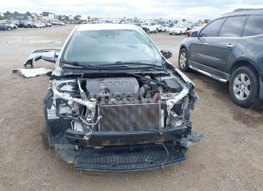 Photo 6 of 2018 Toyota Corolla LE (VIN 2T1BURHE9JC078723)