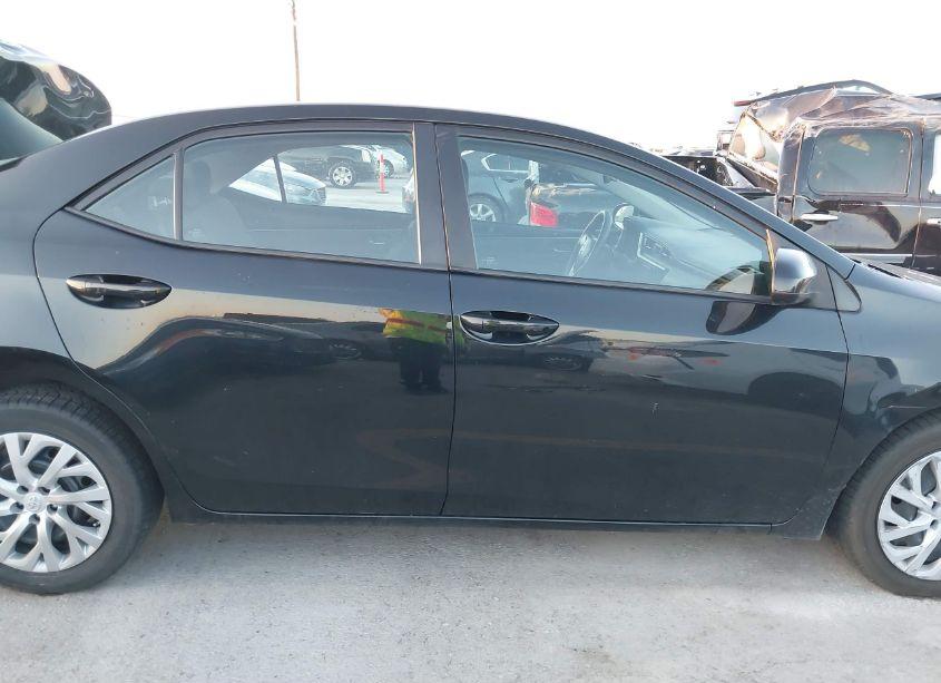 Photo 14 of 2018 Toyota Corolla LE (VIN 2T1BURHE9JC086076)