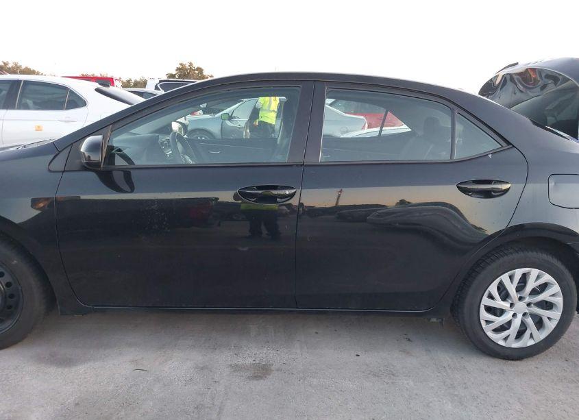 Photo 15 of 2018 Toyota Corolla LE (VIN 2T1BURHE9JC086076)