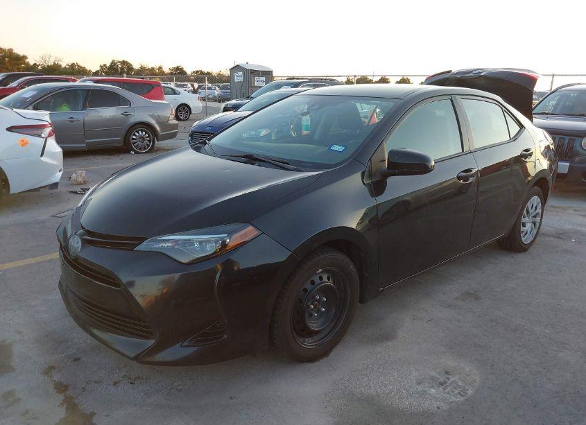 Photo 2 of 2018 Toyota Corolla LE (VIN 2T1BURHE9JC086076)