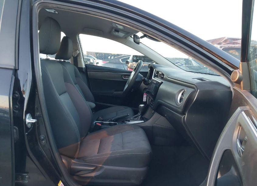 Photo 5 of 2018 Toyota Corolla LE (VIN 2T1BURHE9JC086076)