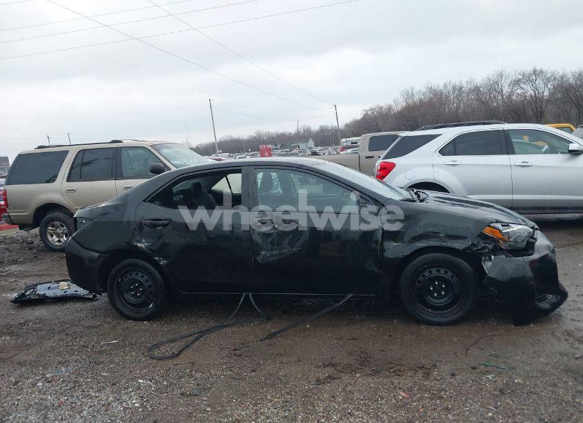 Photo 14 of 2018 Toyota Corolla LE (VIN 2T1BURHE9JC086109)