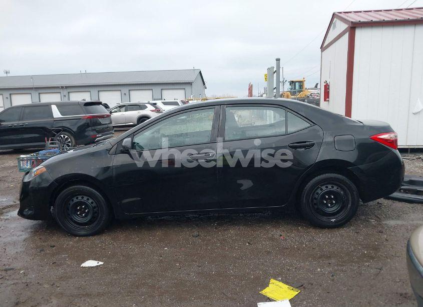 Photo 15 of 2018 Toyota Corolla LE (VIN 2T1BURHE9JC086109)