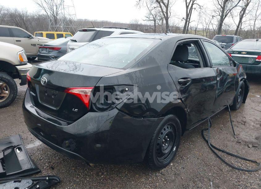 Photo 4 of 2018 Toyota Corolla LE (VIN 2T1BURHE9JC086109)