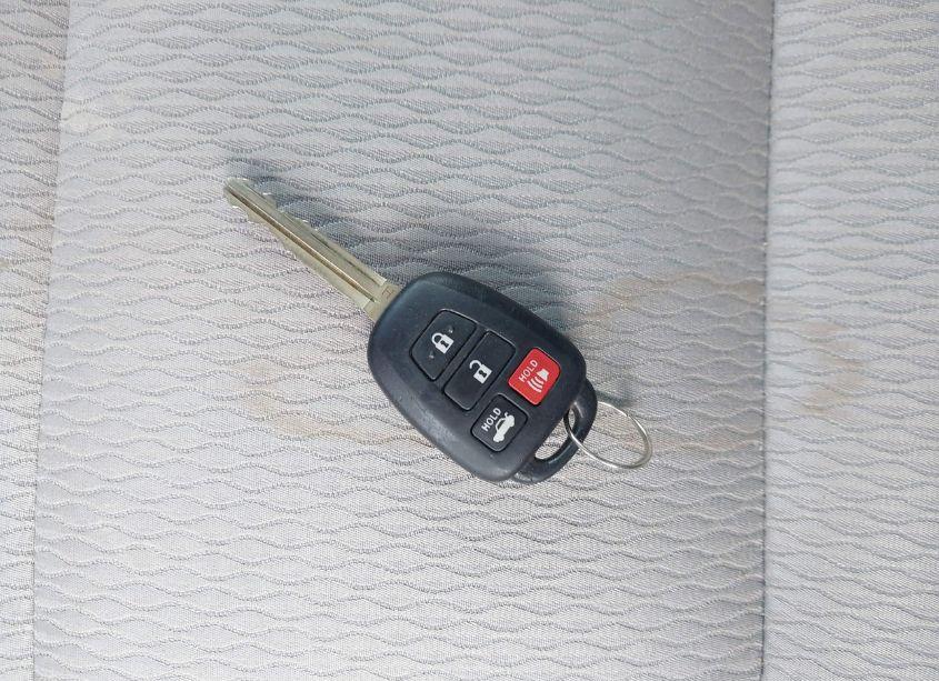 Photo 11 of 2018 Toyota Corolla LE (VIN 2T1BURHE9JC086725)