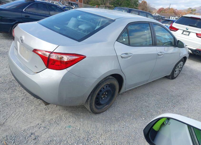Photo 4 of 2018 Toyota Corolla LE (VIN 2T1BURHE9JC086725)