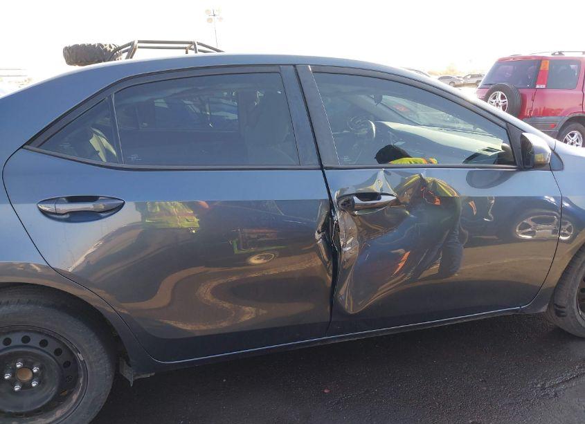 Photo 14 of 2018 Toyota Corolla LE (VIN 2T1BURHE9JC092945)