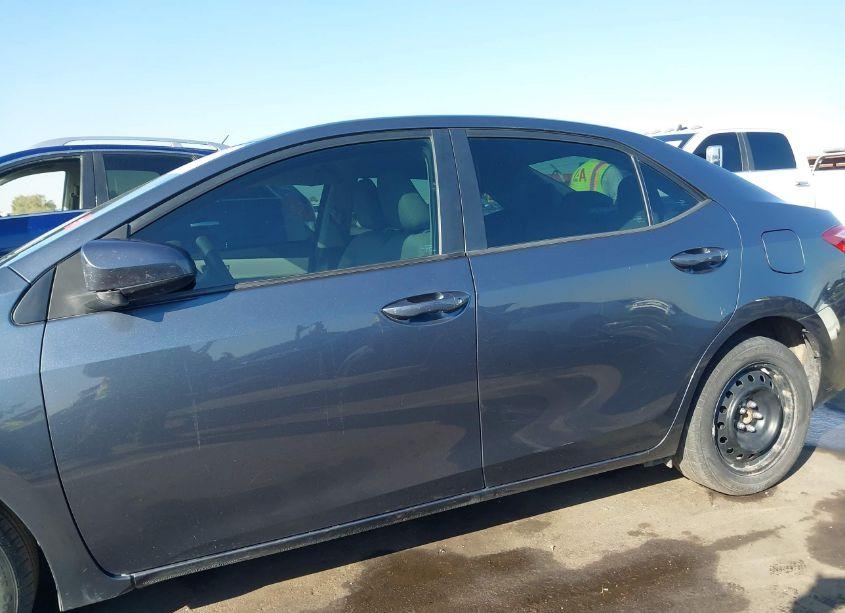 Photo 15 of 2018 Toyota Corolla LE (VIN 2T1BURHE9JC092945)