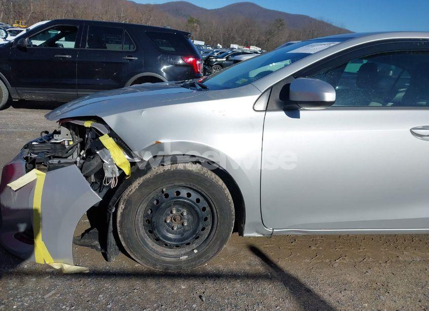 Photo 17 of 2018 Toyota Corolla LE (VIN 2T1BURHE9JC093979)