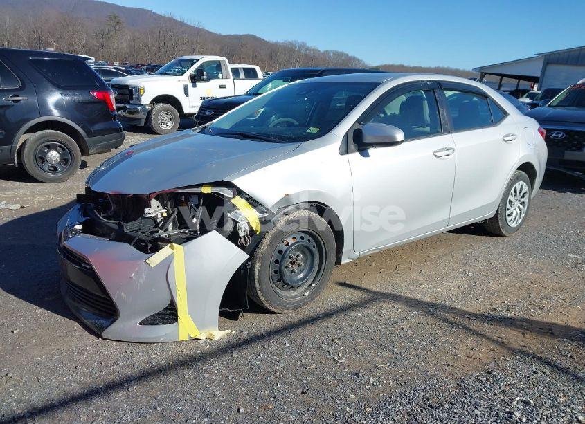 Photo 2 of 2018 Toyota Corolla LE (VIN 2T1BURHE9JC093979)