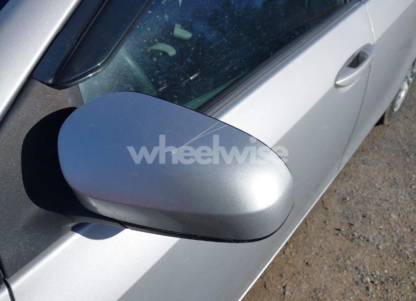 Photo 20 of 2018 Toyota Corolla LE (VIN 2T1BURHE9JC093979)