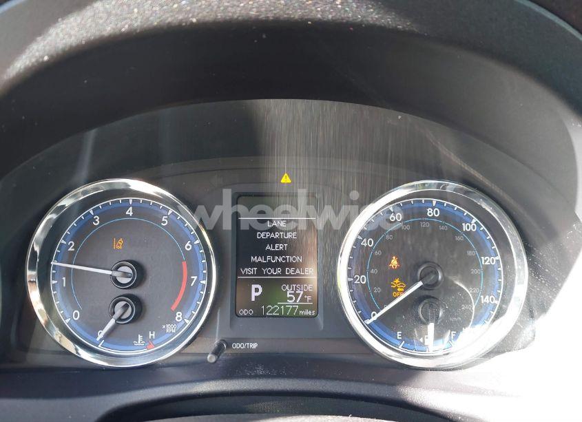 Photo 7 of 2018 Toyota Corolla LE (VIN 2T1BURHE9JC093979)