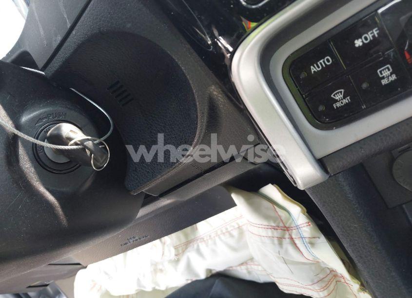 Photo 11 of 2018 Toyota Corolla LE (VIN 2T1BURHE9JC110134)