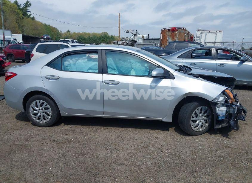 Photo 13 of 2018 Toyota Corolla LE (VIN 2T1BURHE9JC110134)