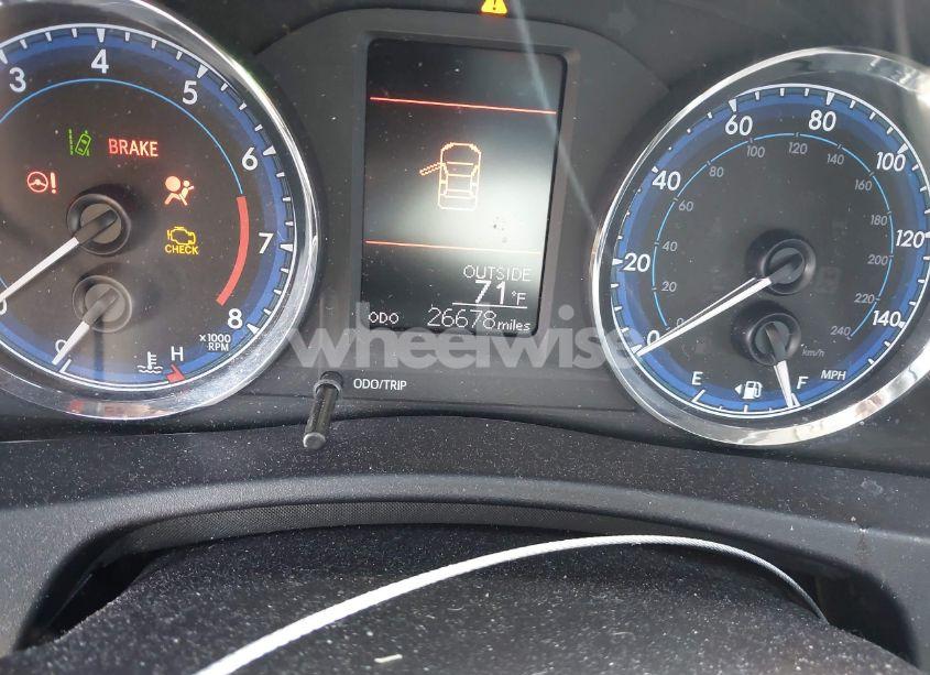 Photo 15 of 2018 Toyota Corolla LE (VIN 2T1BURHE9JC110134)